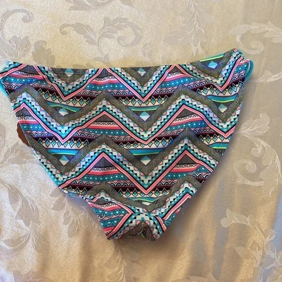 So Tribal Design Bikini Bottoms - Picture 6 of 6